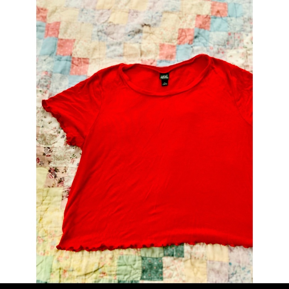 Really cute cropped red shirt